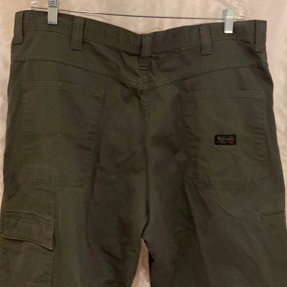 Wrangler Gray Jeans/Pants Mens Size 40x32 🔥